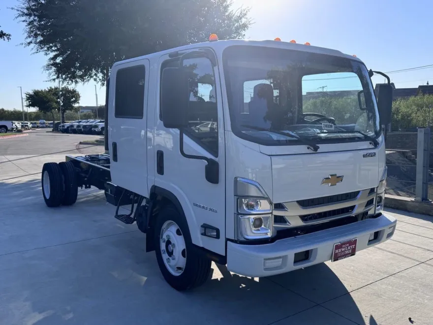 2025 Chevrolet Silverado photo 1
