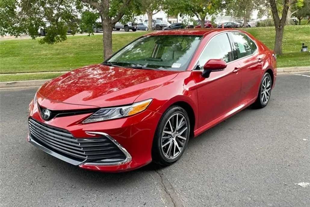 2023 Toyota Camry XLE photo 1