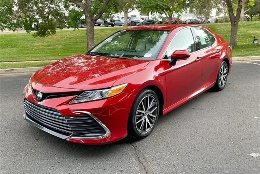 2023 Toyota Camry XLE photo 1