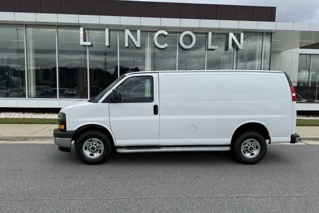2023 Gmc Savana Cargo 2500 photo 1