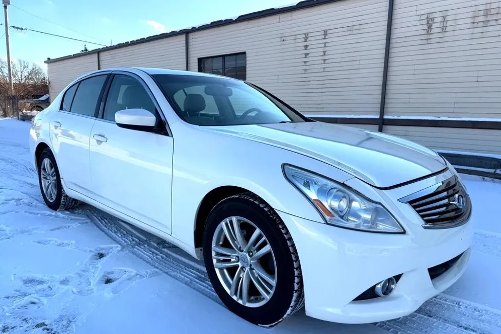2012 Infiniti G25 photo 1