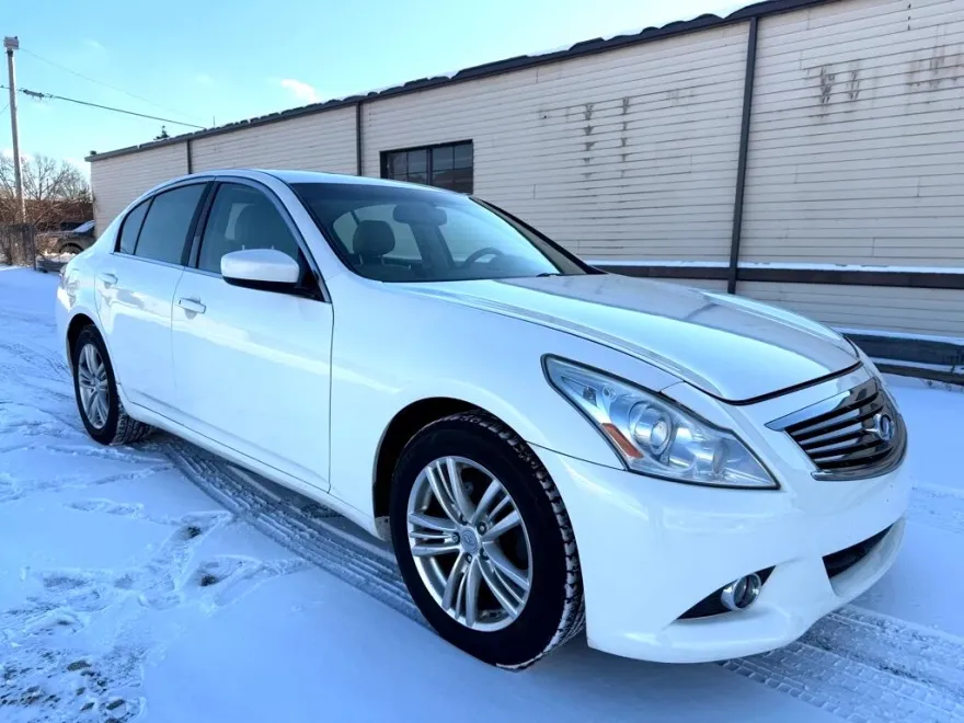 2012 Infiniti G25 photo 1