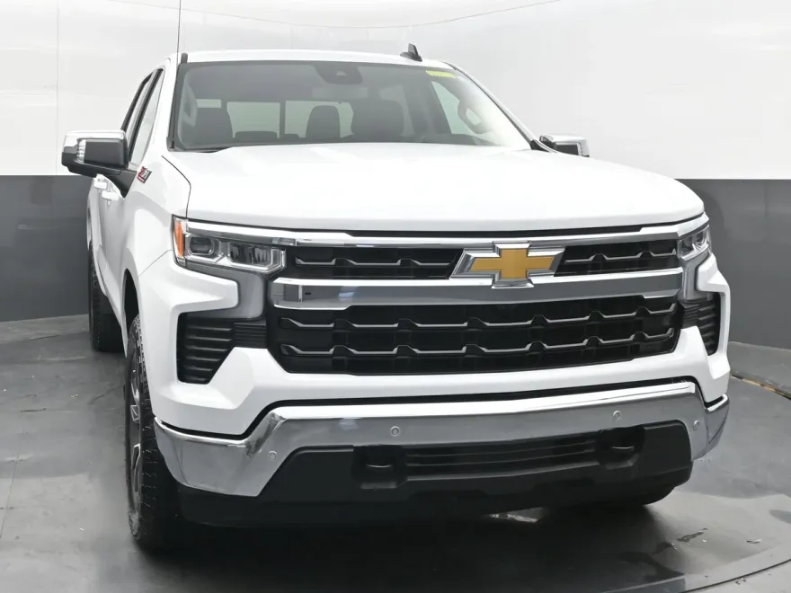 2025 Chevrolet Silverado 1500 LT photo 1