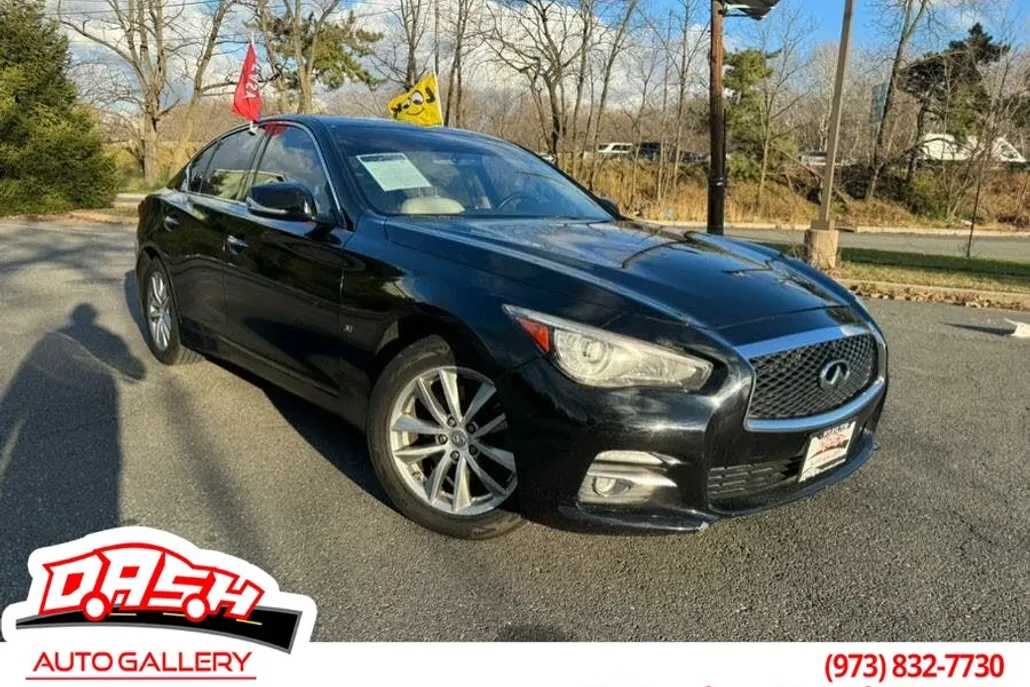 2015 Infiniti Q50 Premium photo 1