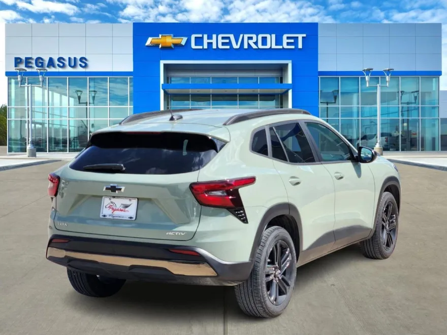 2025 Chevrolet Trax ACTIV photo 1
