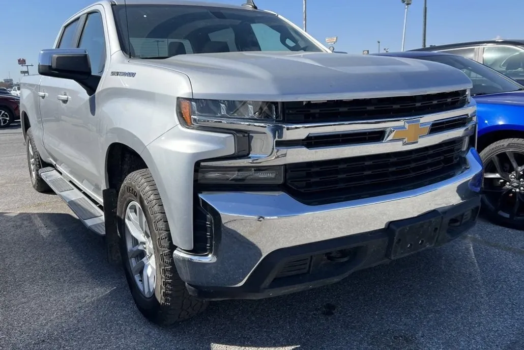 2020 Chevrolet Silverado 1500 LT photo 1