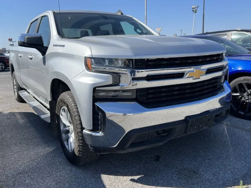 2020 Chevrolet Silverado 1500 LT photo 1