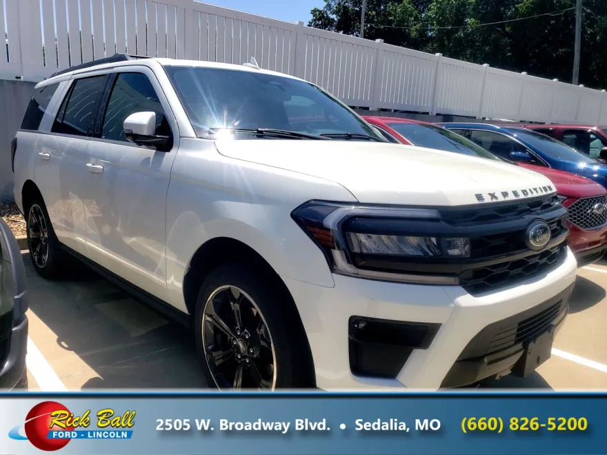 2022 Ford Expedition Limited photo 1
