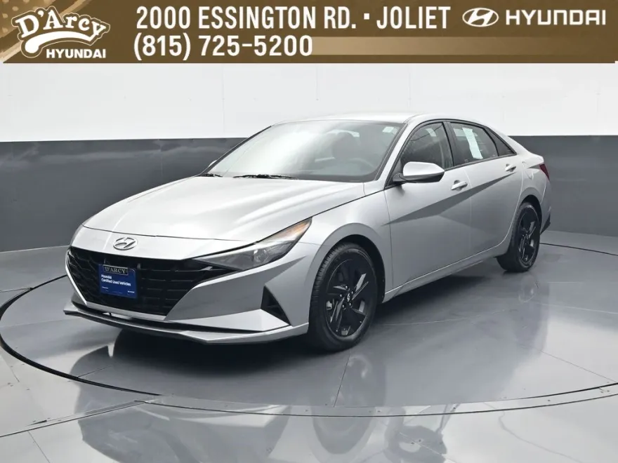 2023 Hyundai Elantra SEL photo 1