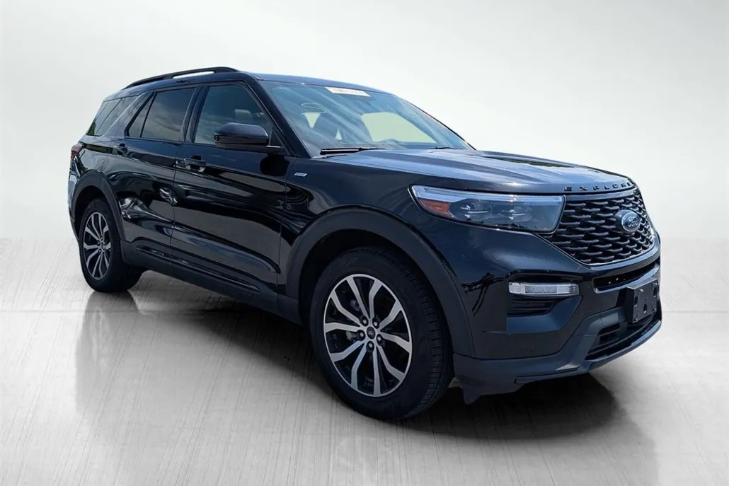 2023 Ford Explorer ST-Line photo 1