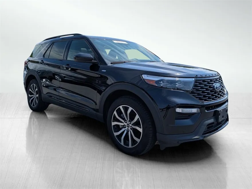 2023 Ford Explorer ST-Line photo 1