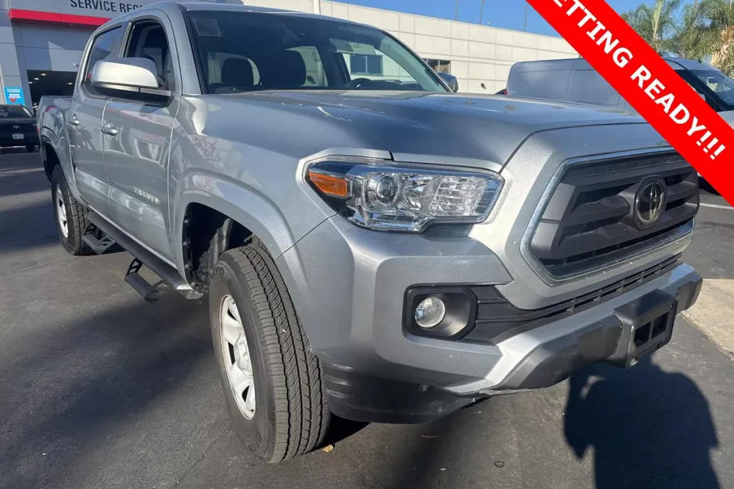 2023 Toyota Tacoma SR5 photo 1