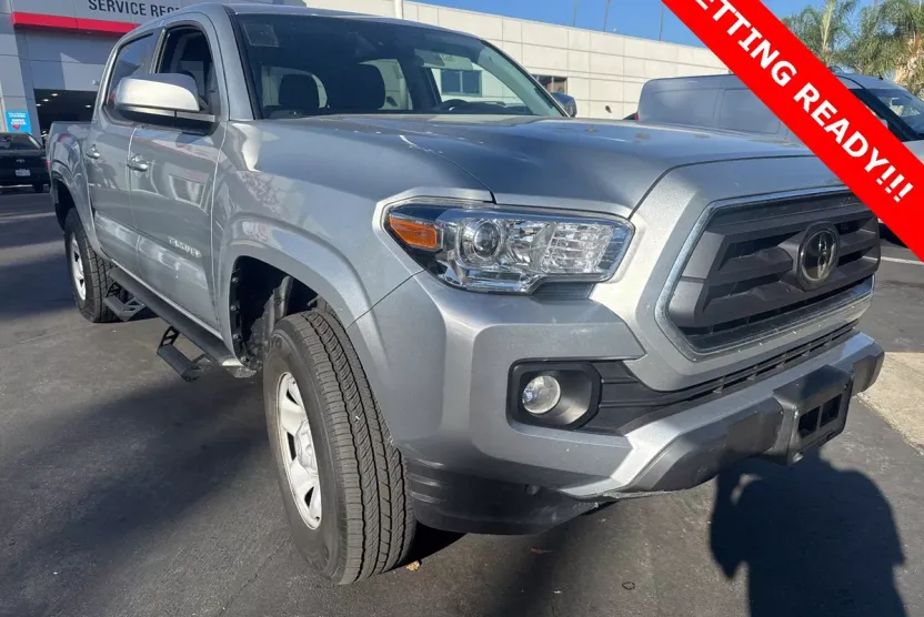 2023 Toyota Tacoma SR5 photo 1