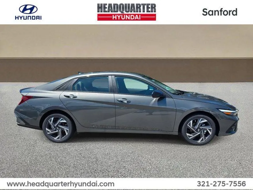 2025 Hyundai Elantra SEL Sport photo 1