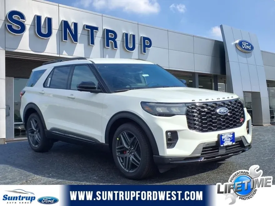 2025 Ford Explorer ST photo 1