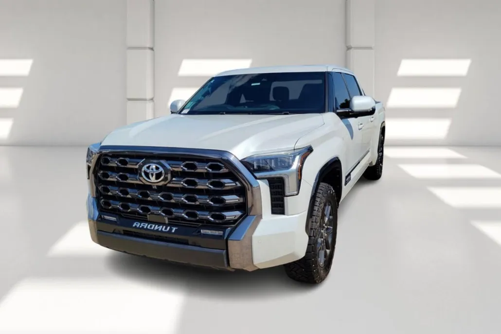 2022 Toyota Tundra Platinum photo 1
