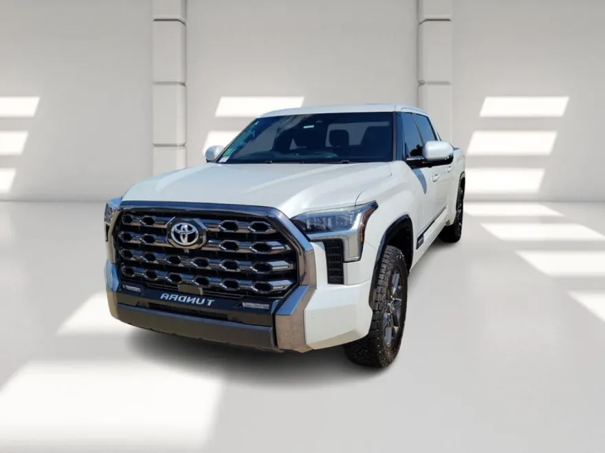 2022 Toyota Tundra Platinum photo 1