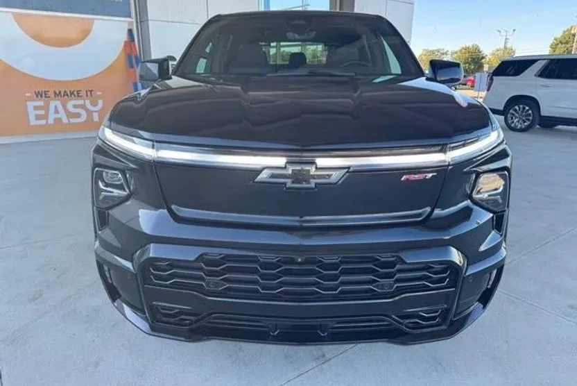 2024 Chevrolet Silverado EV RST photo 1