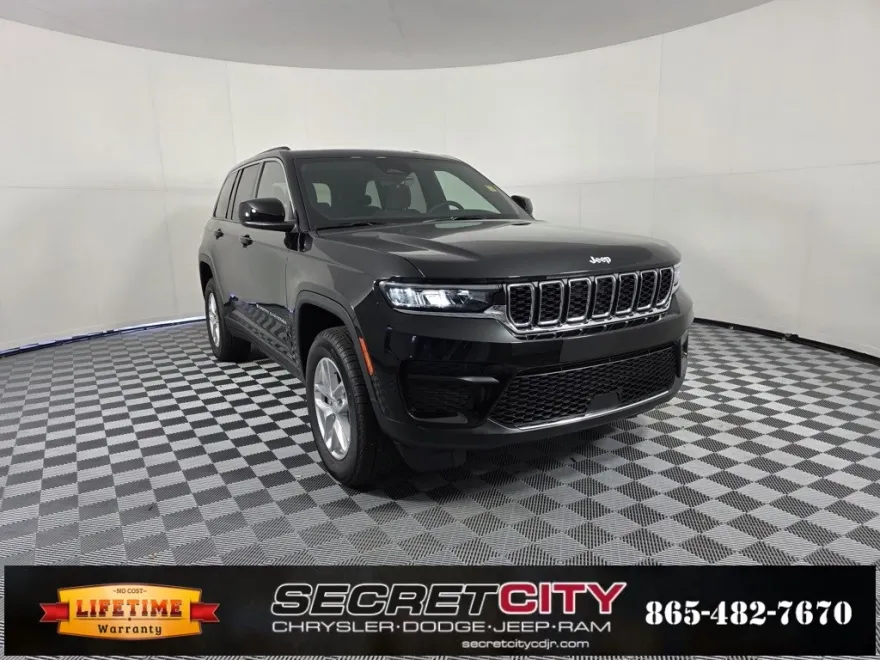 2025 Jeep Grand Cherokee Laredo photo 1