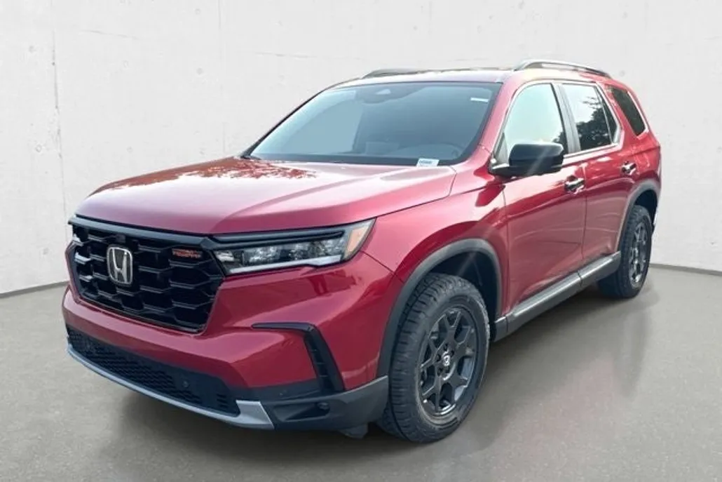 2025 Honda Pilot TrailSport photo 1