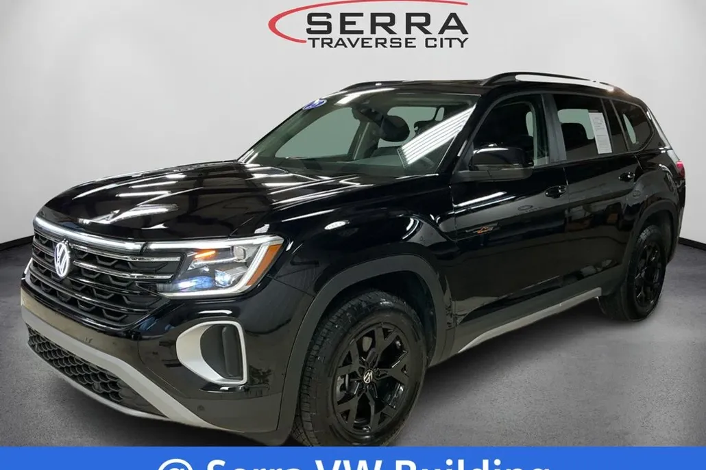 2025 Volkswagen Atlas Peak Edition photo 1