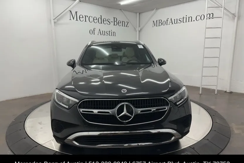 2025 Mercedes Benz GLC 300 photo 1