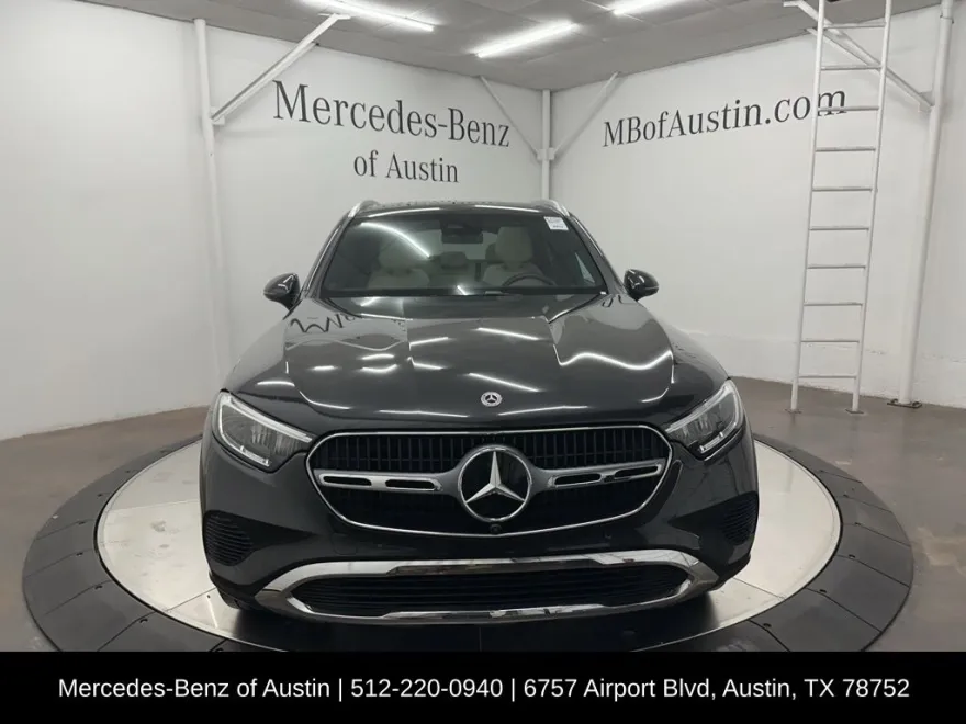 2025 Mercedes Benz GLC 300 photo 1