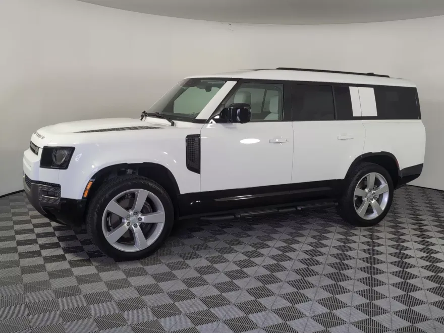 2025 Land Rover Defender 130 X-Dynamic SE photo 1
