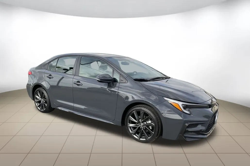2024 Toyota Corolla SE photo 1