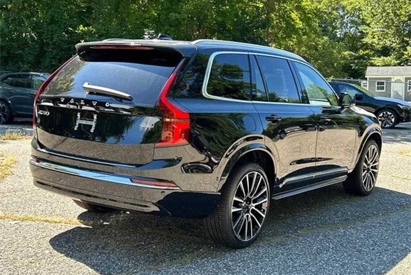 2026 Volvo XC90 Plus photo 1