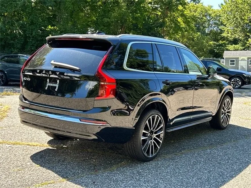 2026 Volvo XC90 Plus photo 1