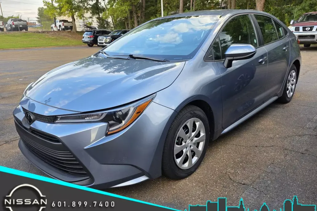 2024 Toyota Corolla LE photo 1