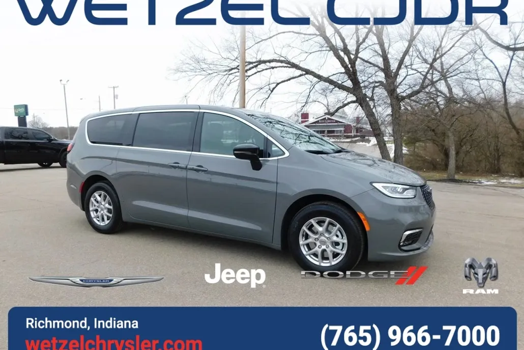 2025 Chrysler Pacifica photo 1