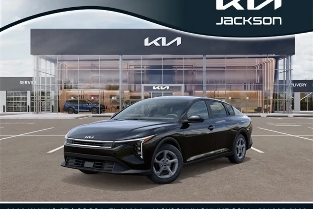 2025 Kia K4 LXS photo 1