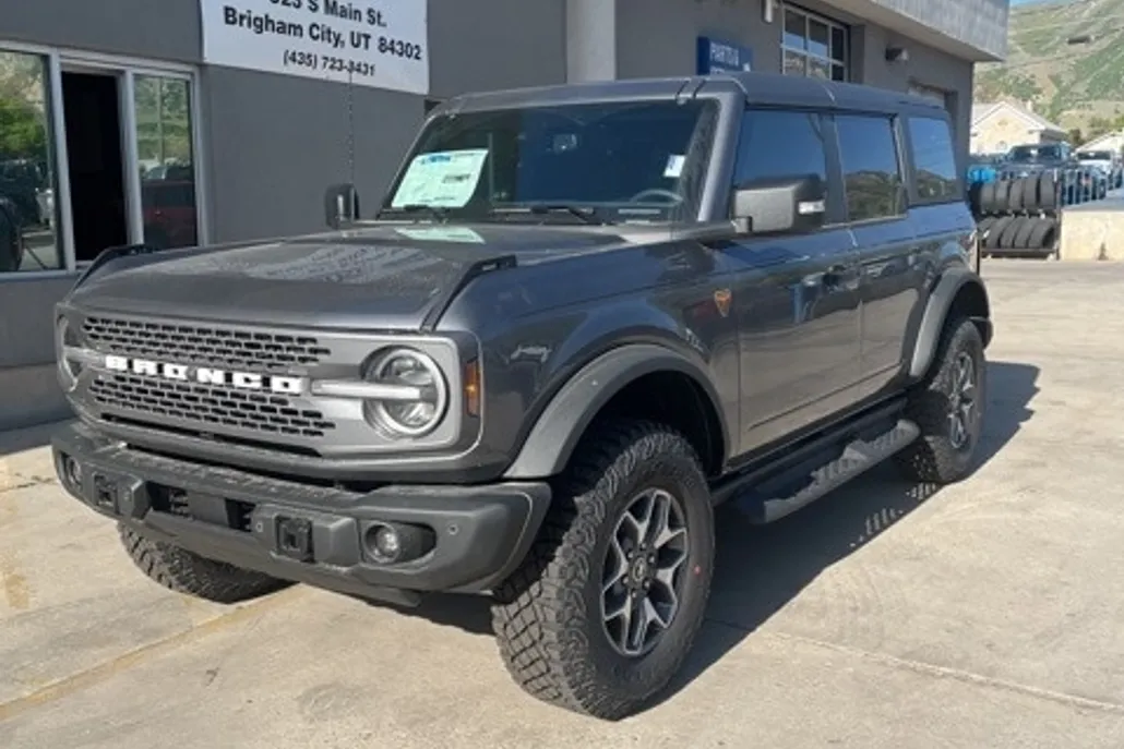 2025 Ford Bronco Badlands photo 1