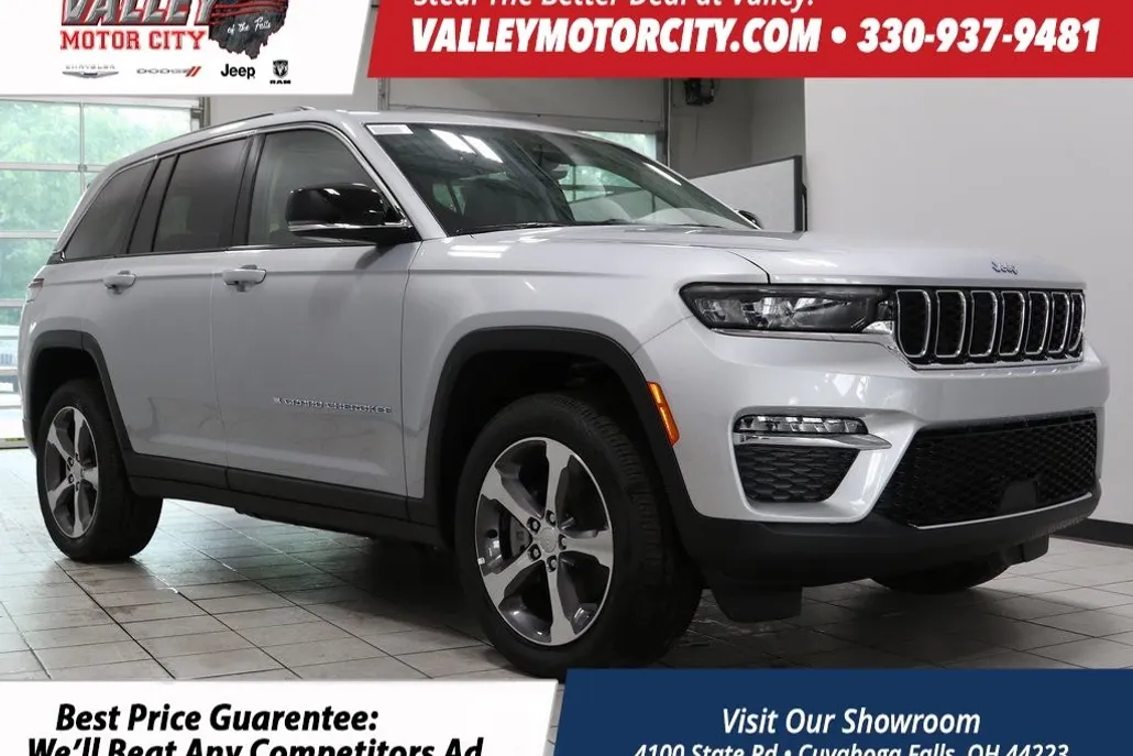 2023 Jeep Cherokee 4xe photo 1