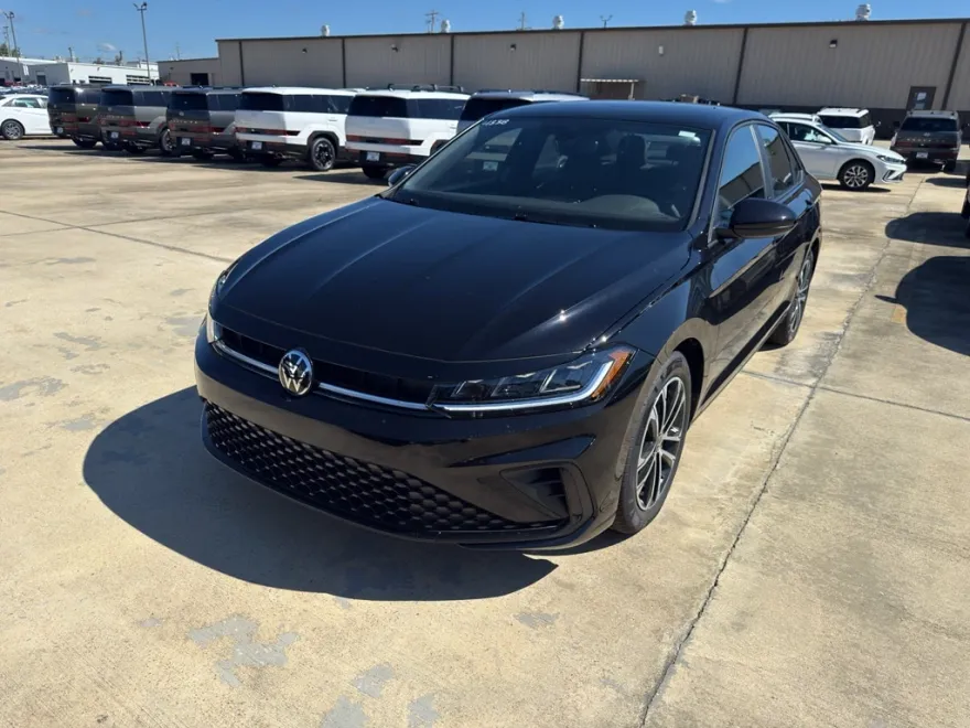 2026 Volkswagen Jetta Sport photo 1