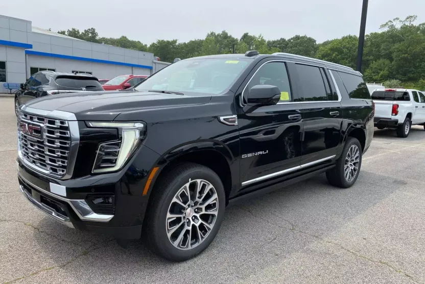 2025 Gmc Yukon XL Denali photo 1
