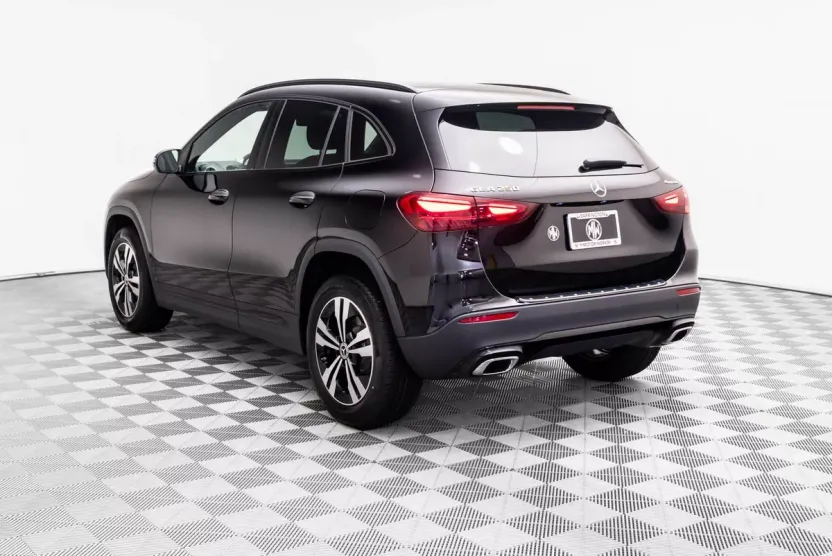 2026 Mercedes Benz GLA 250 4MATIC photo 1