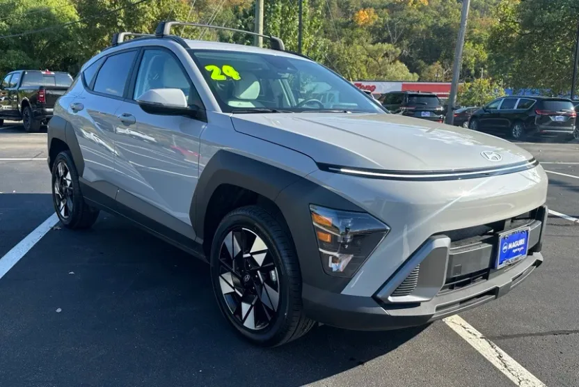 2024 Hyundai Kona SEL photo 1