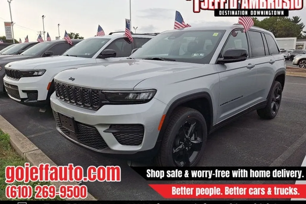 2025 Jeep Grand Cherokee Laredo photo 1