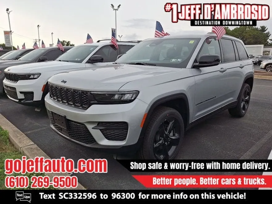 2025 Jeep Grand Cherokee Laredo photo 1