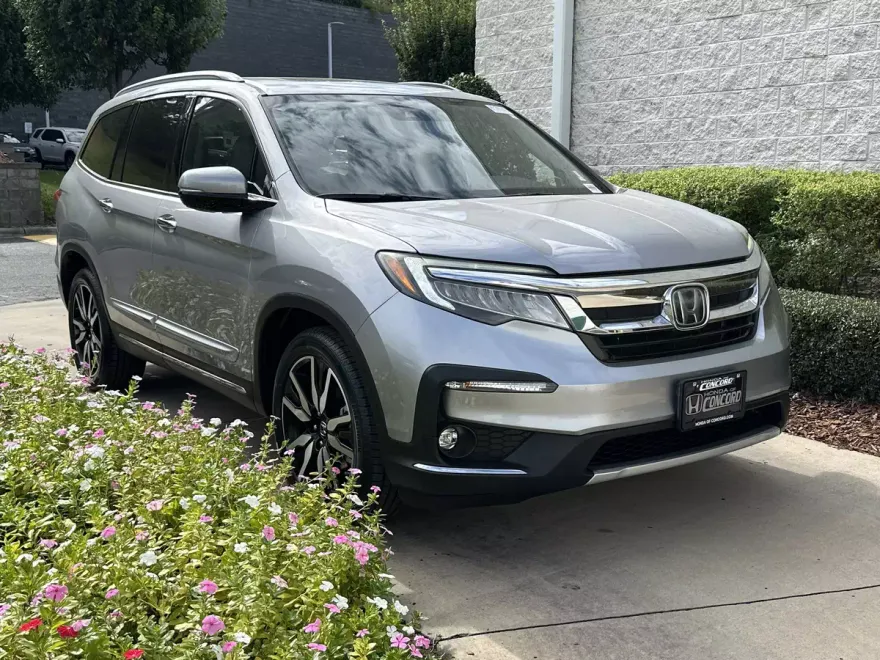 2019 Honda Pilot Touring photo 1