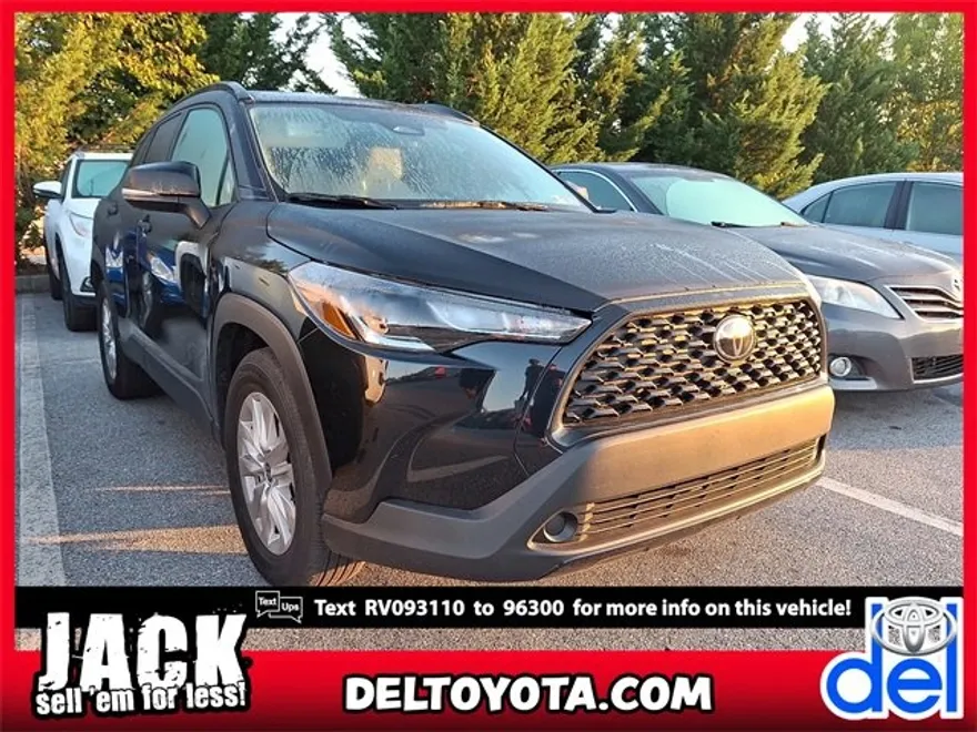 2024 Toyota Corolla Cross LE photo 1