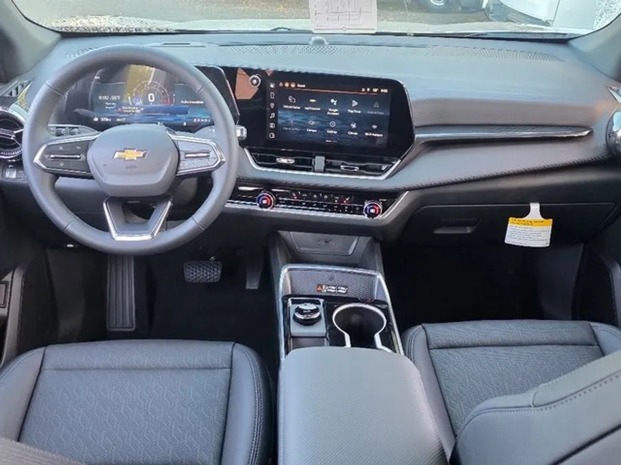 2026 Chevrolet Equinox LT photo 1