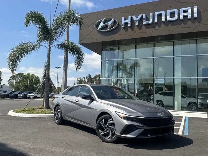 2025 Hyundai Elantra Hybrid SEL Sport photo 1