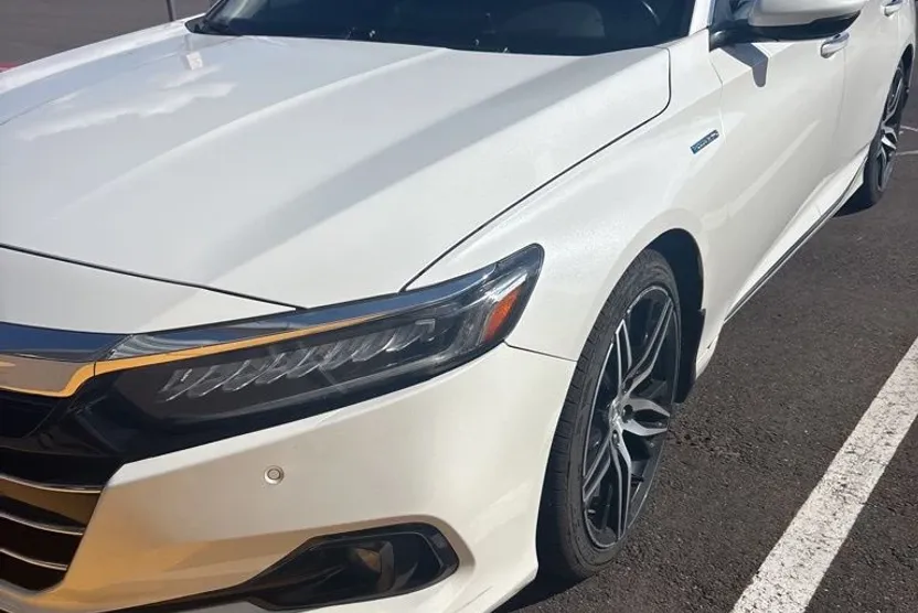 2021 Honda Accord Hybrid Touring photo 1