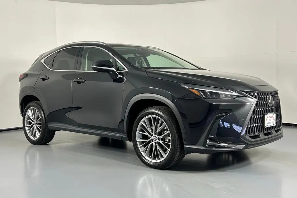 2022 Lexus NX 350h Premium photo 1
