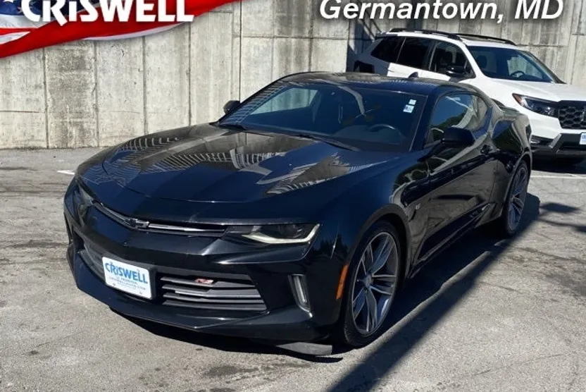 2017 Chevrolet Camaro 1LT photo 1
