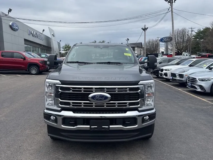 2025 Ford F-350 photo 1